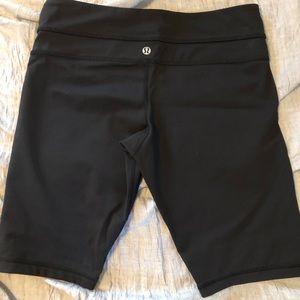 Lululemon black biker short